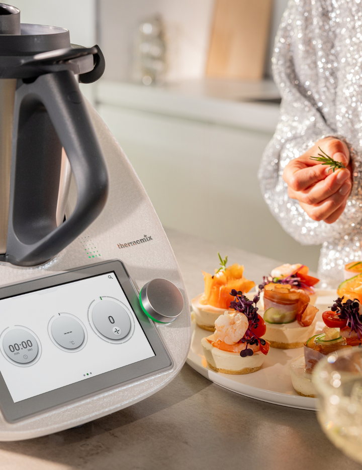 Thermomix® TM6® Sparkling White (Silver Dial)